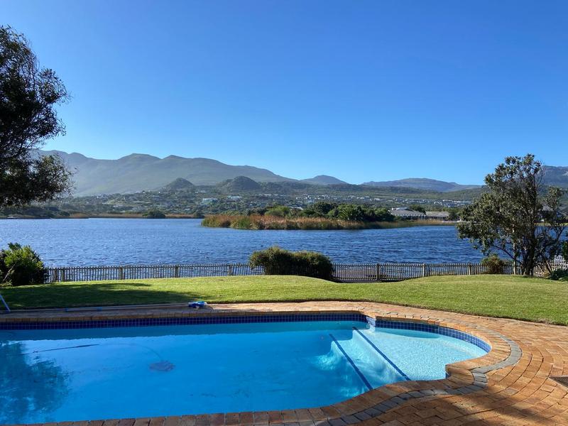 To Let 3 Bedroom Property for Rent in Lake Michelle Western Cape